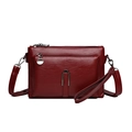 Sac bandoulière rouge foncé en similicuir texturé avec plusieurs compartiments zippés - Rouge