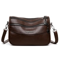 Borsa a tracolla marrone scuro multistrato con texture a grana e logo in metallo - Marrone