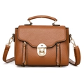 Vintage brown large capacity handbag in litchi grain leather with gold clasp closure - Brown