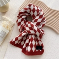 Bufanda de punto con patrón de rombos rojos y blancos y etiqueta Paris de moda - Rojo Anaranjado