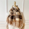 Sciarpa invernale reversibile a quadri per donna con motivi a cuore e eleganti frange - Marrone Beige Cuore Quadri