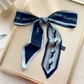 Foulard étroit en soie bleu marine avec imprimé cheval et lettrage blanc inspirant - Cheval Pois Marine (19DJX)