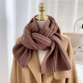 Écharpe en grosse maille marron foncé pour femme, tour de cou chaud avec manteau en laine - Couleur caramel