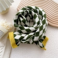 Groen-witte gebreide sjaal met argyle-patroon en gele geribbelde afwerking - Color Block Argyle Groen
