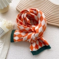 Écharpe tricotée à losanges orange et blanc avec bords côtelés verts pour l'hiver femme - Color Block Argyle Orange