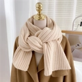 Écharpe femme en tricot côtelé beige en tissu thermique épais pour le style d'hiver - Poche zippée