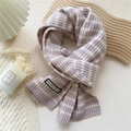Gestreifter Strickschal in Lila und Beige mit modischem Buchstabenaufnäher für Damen - Lila Gestreift