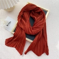 Sciarpa lunga in cotone e lino marrone caramello con elegante texture plissettata - Arancione Plissettato