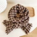 Sciarpa in maglia pied de poule marrone e beige con frange spesse per l'inverno - Pied de poule Marrone
