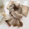 Knitted winter scarf in brown and white wave pattern with stylish ribbed edges - 30x175cm / Lightning Wave Khaki (5Y)