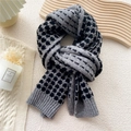 Knitted heart pattern scarf in grey and black bicolor design with ribbed edges - 28*180cm / Grey and Black Heart