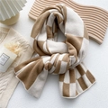 Beigefarbener und cremefarbener karierter Strickschal mit dicker Textur für den Winter - 32*185cm / Khaki-Weiß-Schachbrett