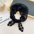 Élégant foulard triangle en dentelle noire avec broderie florale et motif rétro - Dentelle Chrysanthème Noir (5)