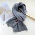 Chic light gray knitted scarf with vertical ribbed texture and brand design label - Gray (Brown Label)