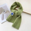 Écharpe en maille torsadée vert herbe pour femme avec texture douce et étiquette - 1 Pièce / Vert