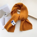 Écharpe en maille torsadée jaune gingembre avec étiquette tissée pour l'hiver doux - 1 Pièce / Orange