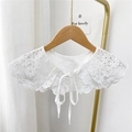 Elegante cuello falso de encaje blanco con bordado floral y cinta para vestidos mujer - Estilo de flor Carlo multicapa