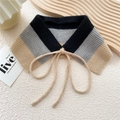 Scialle in maglia a tre colori nero, grigio e cammello con lacci regolabili frontali - Righe Nero Grigio Cammello (1 Beige a Righe)