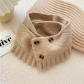 Sciarpa in maglia beige con tre bottoni decorativi e bordo con volant elegante - Beige (1 Bottone Argyle Riso)