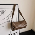 Deep brown leather barrel bag with chic bow decoration and wide shoulder strap - Brown No Pendant