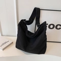 Bolso tote grande de lona negra con correa ajustable para el transporte diario - Negro