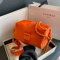 Levendige oranje nylon cilindertas met brede banden en gevlochten schouderriem - Oranje