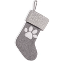 Calza di Natale in maglia grigia con decorazione a motivo di zampa di cane in peluche bianco - Grigio