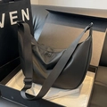 Borsa hobo nera opaca a mezzaluna con ampia tracolla regolabile per uso quotidiano - L Nero