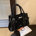 Elegante borsa tote nera con fiocchi di perle e tracolla regolabile per donna - Nero