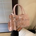 Borsa a tracolla rosa motivo marmo con fiocchi di perle e logo in metallo - Rosa
