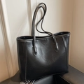 Bolso tote retro negro de cuero sintético brillante con correas largas para el uso diario - Negro