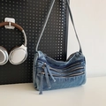 Blaue Denim-Tragetasche mit dreifachem Reißverschluss und passendem Schultergurt im Casual-Stil - Hellblau