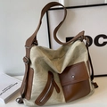 Borsa tote vintage in tela verde oliva con finiture in pelle PU marrone e tracolla - Bianco Sporco