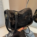 Borsa Boston nera vintage in pelle invecchiata con tracolla regolabile e stile retro - Nero