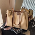 Khaki tote bag with wide geometric shoulder strap and polished golden hardware - Khaki