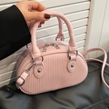 Mini borsa a tracolla rosa pieghettata con doppi manici e catena in metallo argento - Rosa