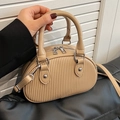 Mini borsa bowling beige a pieghe con hardware argento e tracolla staccabile - Cachi