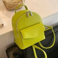 Mini mochila verde brillante de cuero plisado con cremalleras metálicas plateadas - Verde