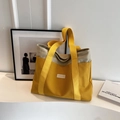 Bolso tote de lona grande en estilo color block amarillo jengibre y beige - Amarillo