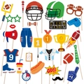 Kit di accessori per foto di football americano con casco e maglia su bastone - Set di oggetti di scena per feste di football americano (G-00062)