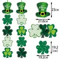 Decoración de puerta de San Patricio con sombrero verde y colgantes de trébol - Versión Grande (X001-1)