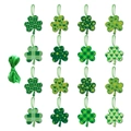 Set di decorazioni appese a trifoglio per San Patrizio con motivi verdi e nastri festivi - Confezione da 16 Pezzi (Corde Incluse)