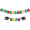 Pancarta colorida de graduación de jardín de infantes con purpurina y birretes negros - Pancarta de Letras KINDERGARTEN GRAD