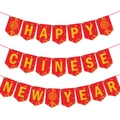 Festliches Banner zum chinesischen Neujahr mit goldenem Text auf roten Schwalbenschwanzfahnen - Neujahrs-Themenbanner (J-0044-1)