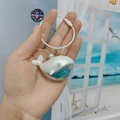 Handheld pearlescent white whale keychain with blue crystals and steel ring - Wire Ring Whale Pearl / Color Ring White