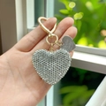 Funkelnder Herz-Schlüsselanhänger mit Strass und goldenem Federring für Taschen - Weiß