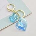 Detalle de llavero de corazón acrílico azul holográfico con anilla y cierre dorados - Hebilla de oro claro + Doble corazón / Azul