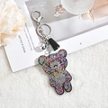 Porte-clés ours mignon avec strass colorés, fermoir argenté et élégant gland noir décoratif - Coloré