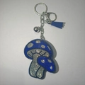 Llavero de hongo con diamantes de imitación azules con borla y campana plateada - Estilo borla / Azul Real