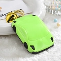 Portachiavi calcolatrice auto sportiva verde con campanello dorato su tappeto bianco - Verde